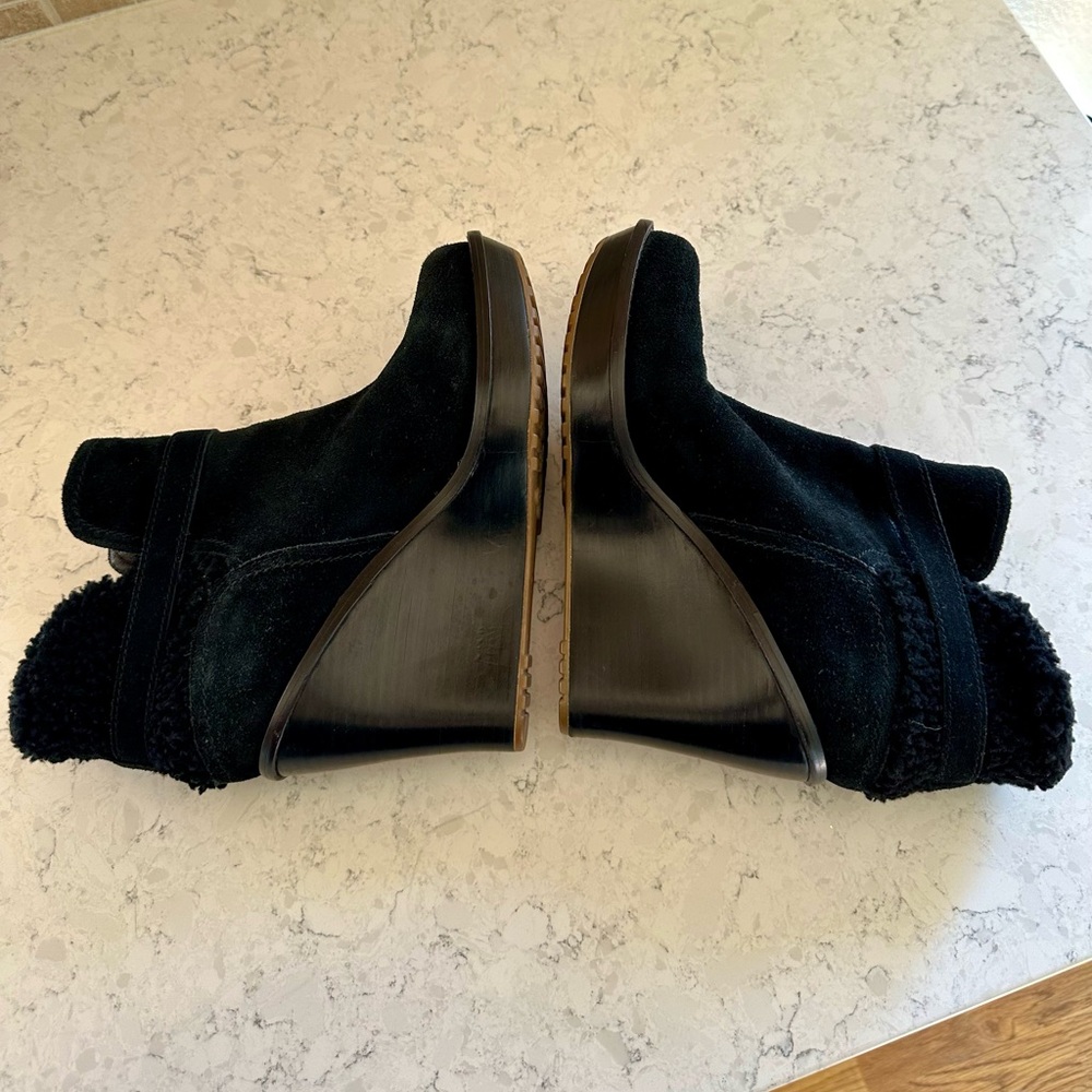 UGG Women's Black Shearling Wedge Boots | Size 8 - Picture 5 of 9